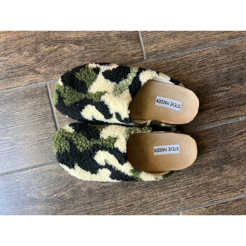 Steve Madden Camouflage Slippers